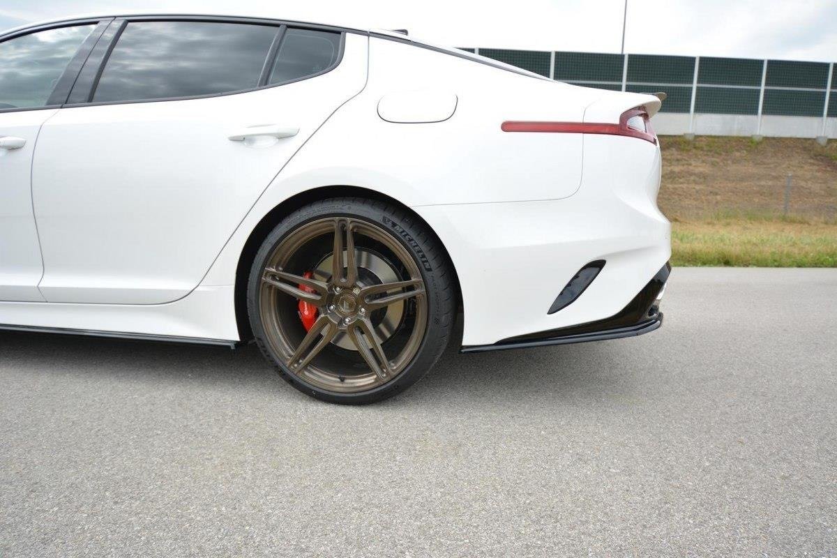 Heck Ansatz Flaps Diffusor für KIA Kia Stinger Gt / GT-Line Mk1 schwarz Hochglanz