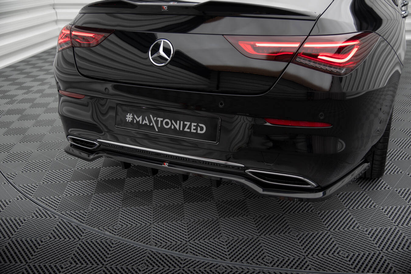 Mittlerer Cup Diffusor DTM Look Heck Ansatz für Mercedes-Benz CLA Coupe C118 schwarz Hochglanz