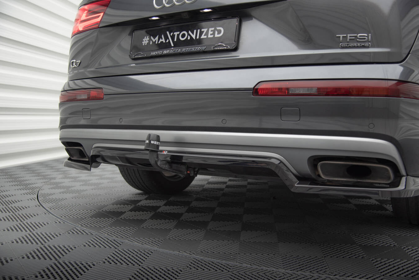 Mittlerer Cup Diffusor DTM Look Heck Ansatz für Audi Q7 Mk2 schwarz Hochglanz
