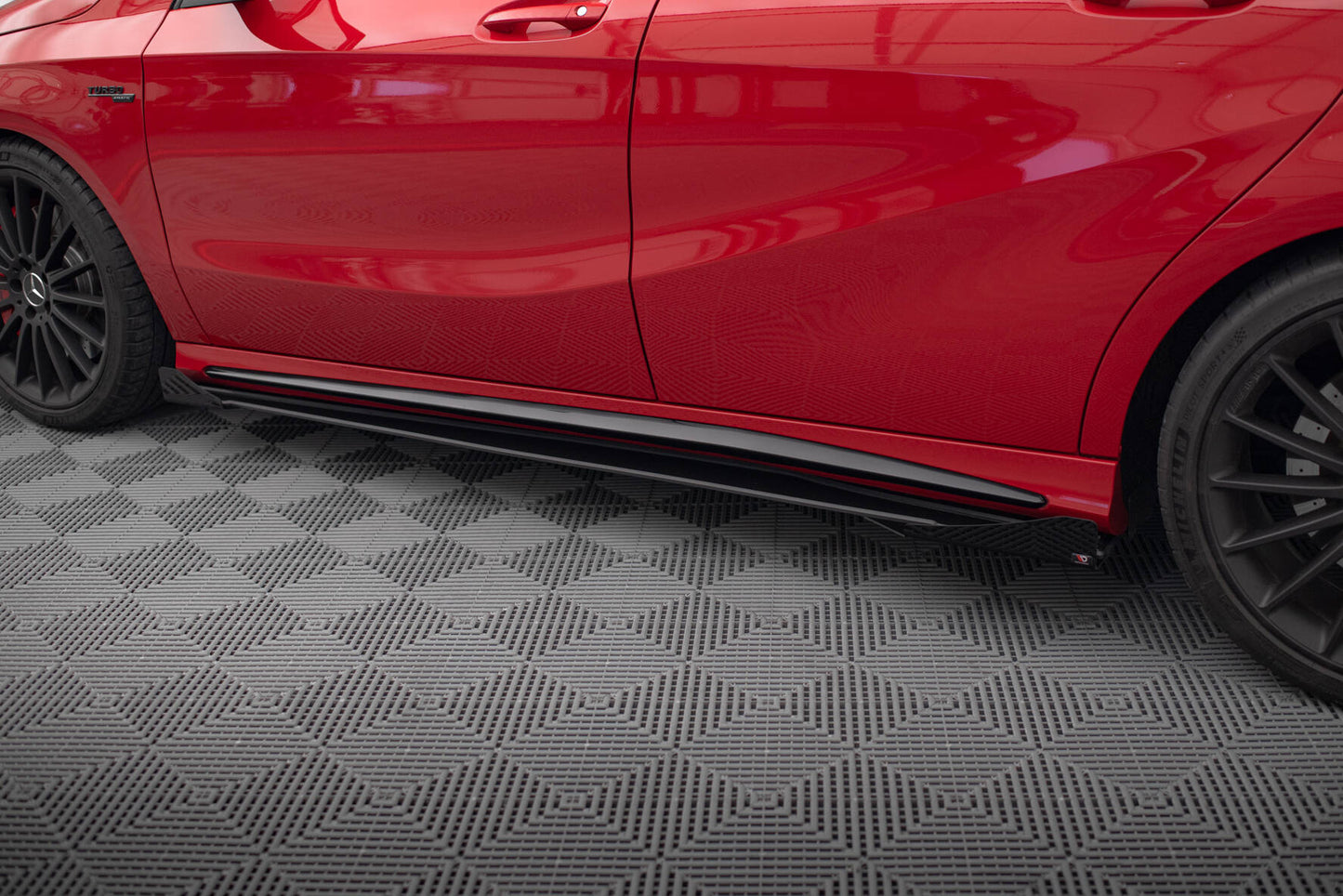 Street Pro Seitenschweller Ansatz für + Flaps Mercedes-Benz A 45 AMG W176 Facelift schwarz Hochglanz