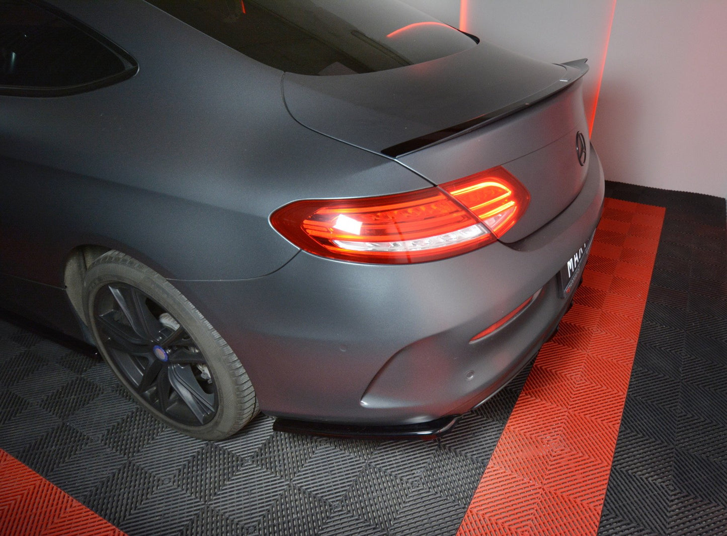 Heck Ansatz Flaps Diffusor für MERCEDES- BENZ C-KLASSE W205 COUPE AMG-LINE schwarz matt