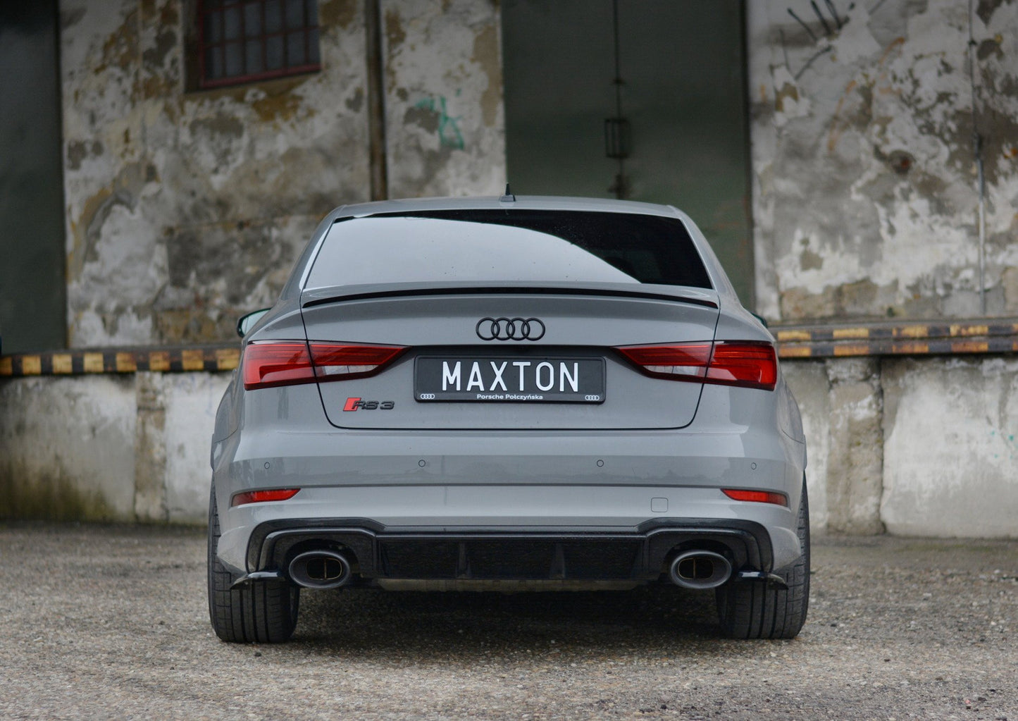 Splitter / Diffusor Heck Ansatz für Audi RS3 8V FL Limousine schwarz Hochglanz