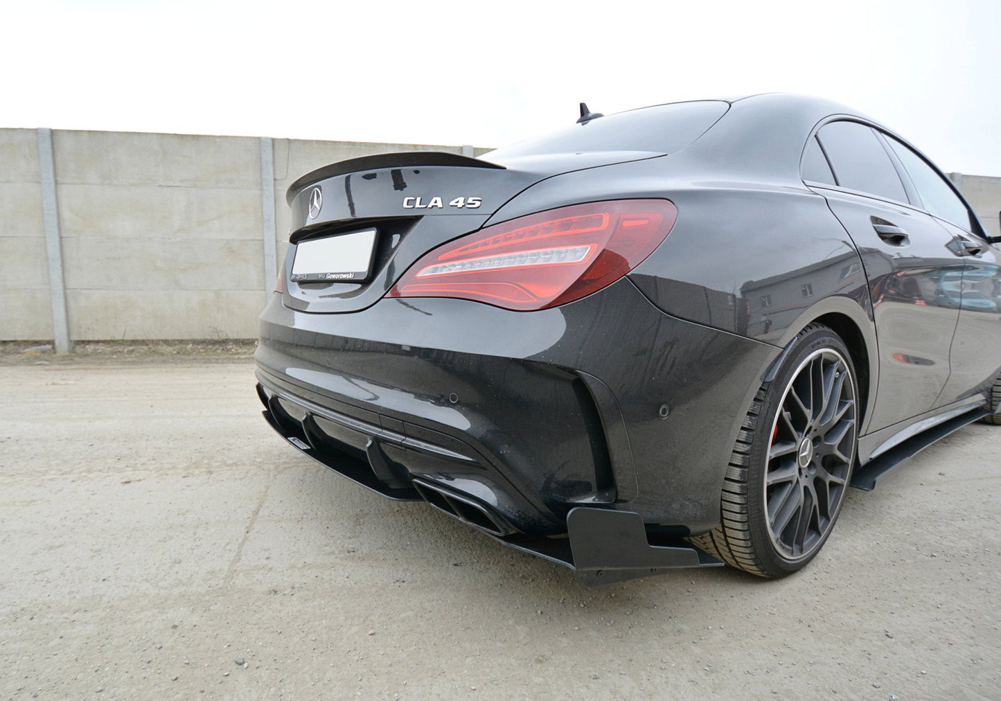 SPORT Heck Ansatz Flaps Diffusor für Mercedes CLA A45 AMG C117 Facelift