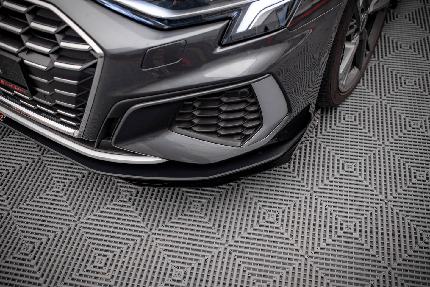 Street Pro Front Ansatz für + Flaps für + Flaps Audi S3 / A3 S-Line 8Y schwarz Hochglanz