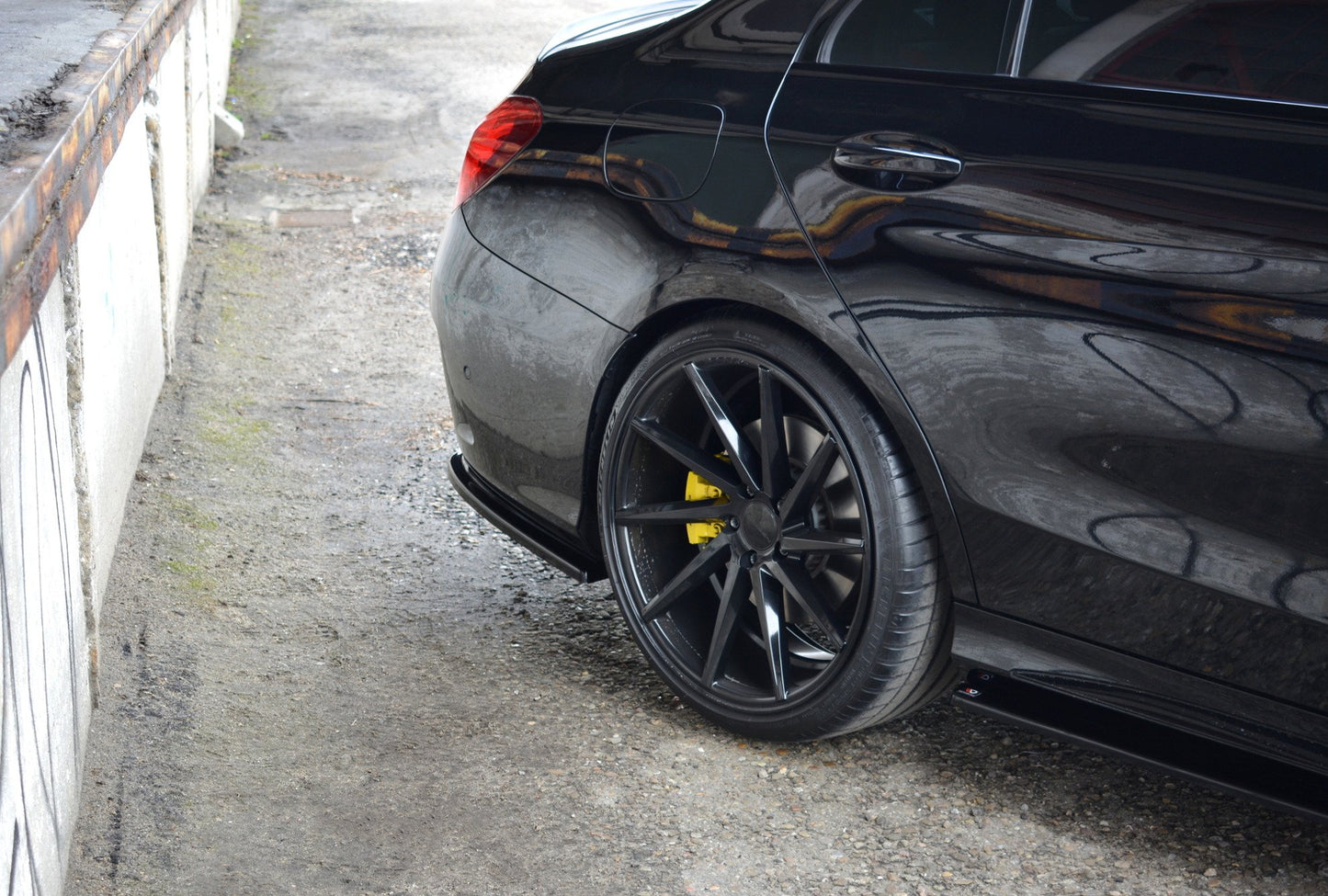 Heck Ansatz Flaps Diffusor für Mercedes-AMG C 43 Limousine W205 Facelift schwarz Hochglanz