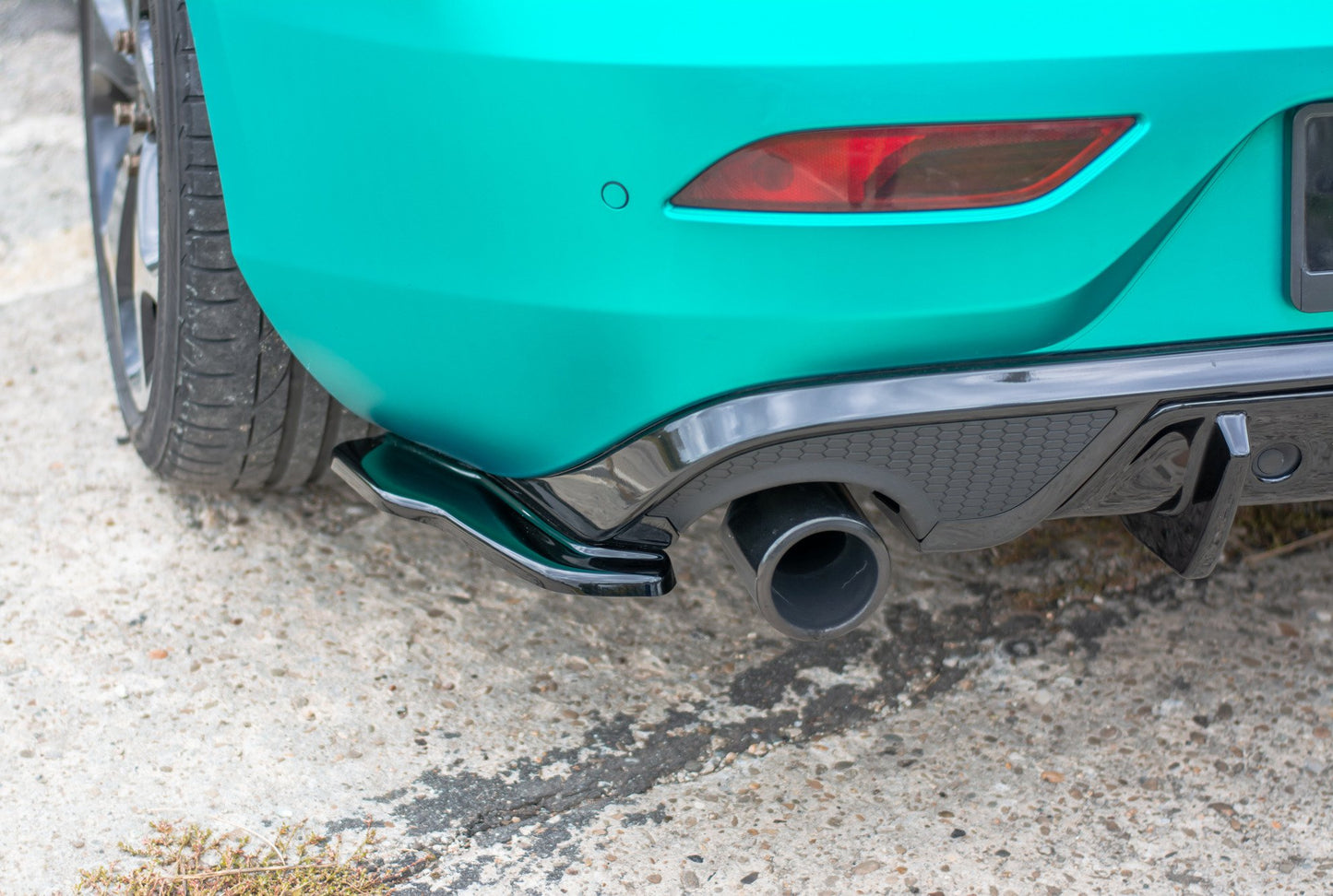 Heck Ansatz Flaps Diffusor für Volvo V40 R-design schwarz Hochglanz