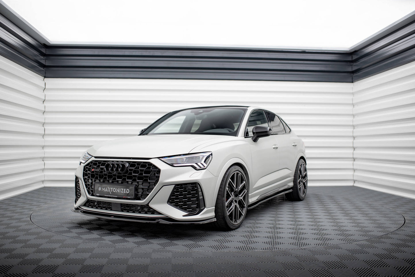 Front Ansatz V.1 für Audi RSQ3 F3 schwarz Hochglanz