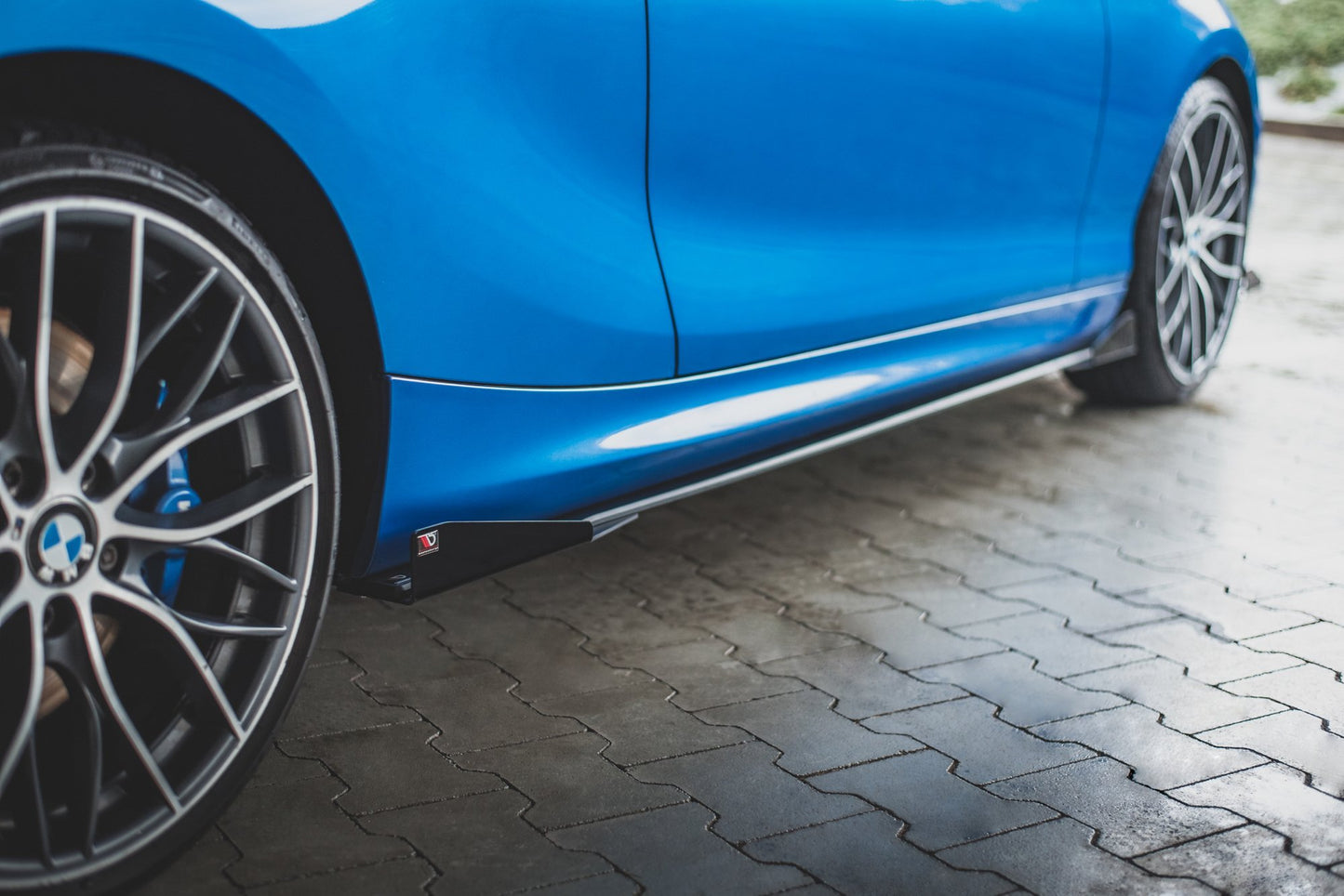 Street Pro Seitenschweller Ansatz für + Flaps BMW 1er F21 M135i / M140i / M-Paket schwarz Hochglanz
