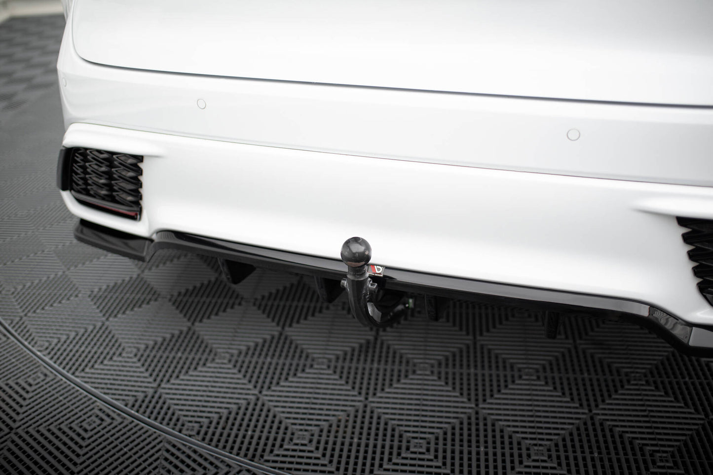 Mittlerer Cup Diffusor DTM Look Heck Ansatz für Lexus RX F-Sport Mk5 schwarz Hochglanz