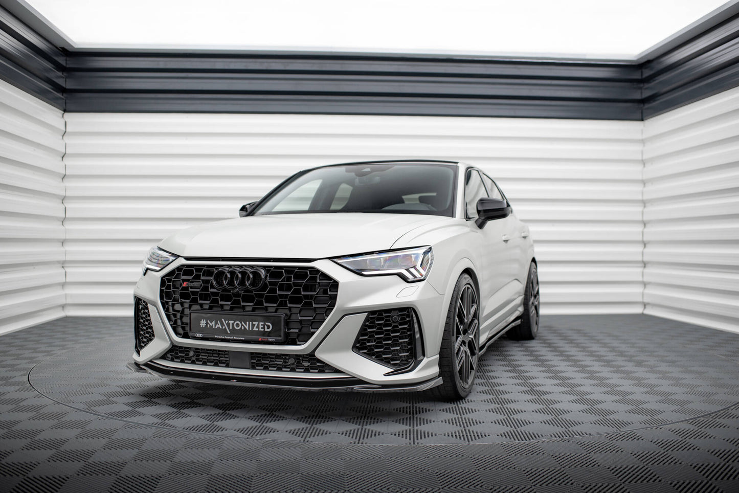 Front Ansatz V.2 für Audi RSQ3 F3 schwarz Hochglanz