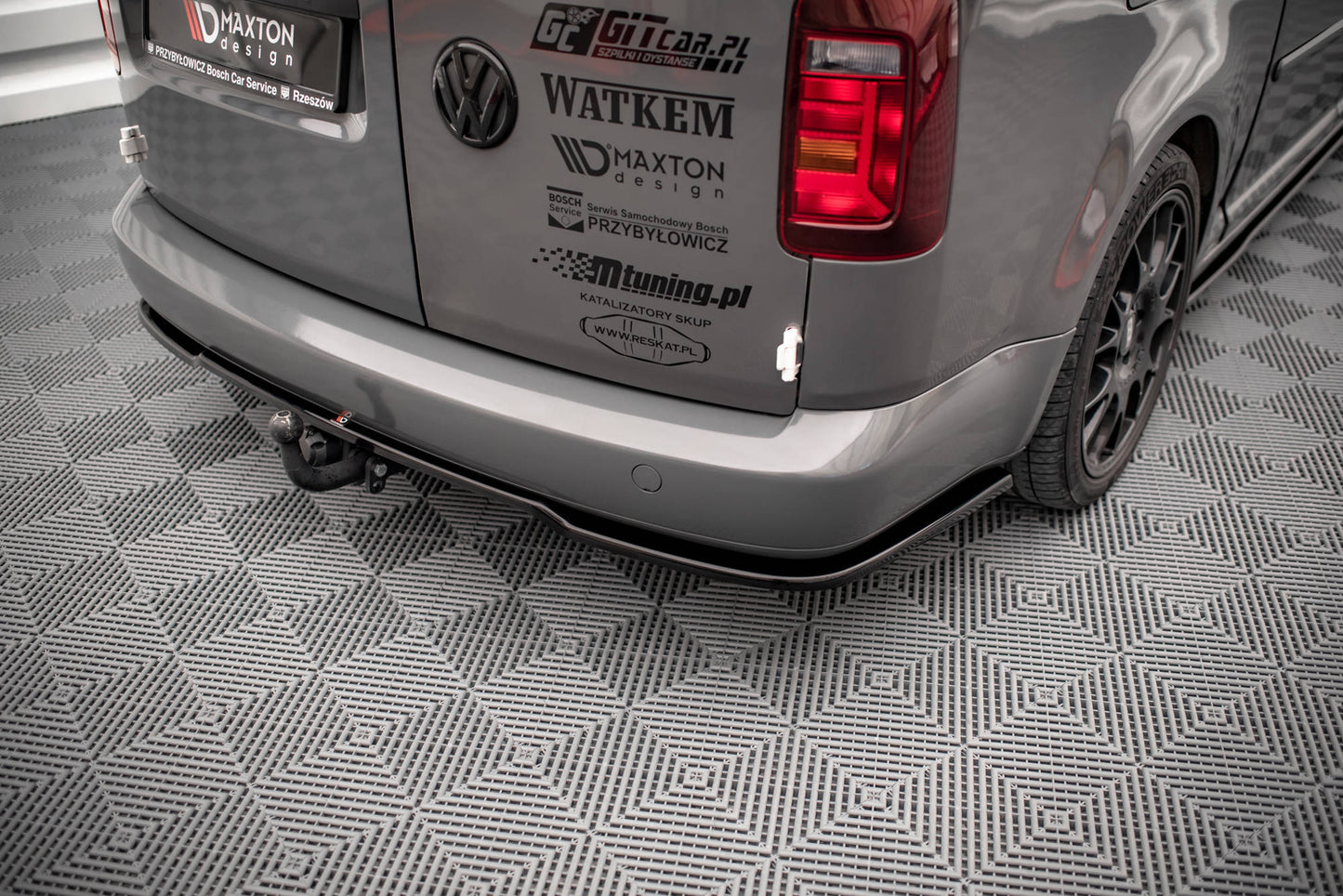 Mittlerer Diffusor Heck Ansatz für Volkswagen Caddy Long Mk3 Facelift schwarz matt