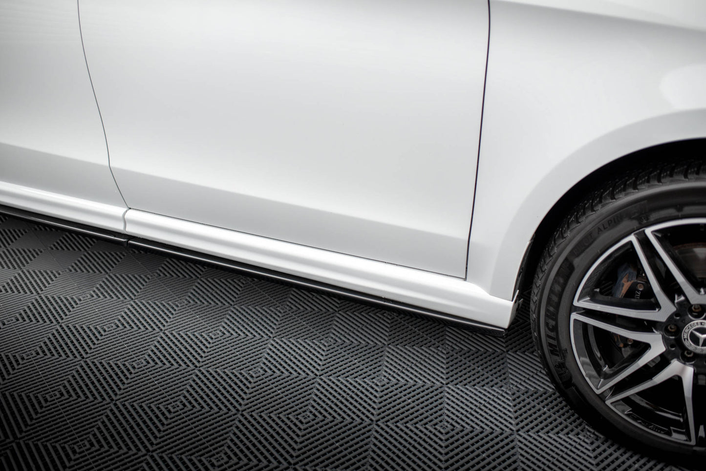 Seitenschweller Ansatz für V.1 für Mercedes-Benz V-Klasse Extra Long AMG-Line W447 schwarz Hochglanz