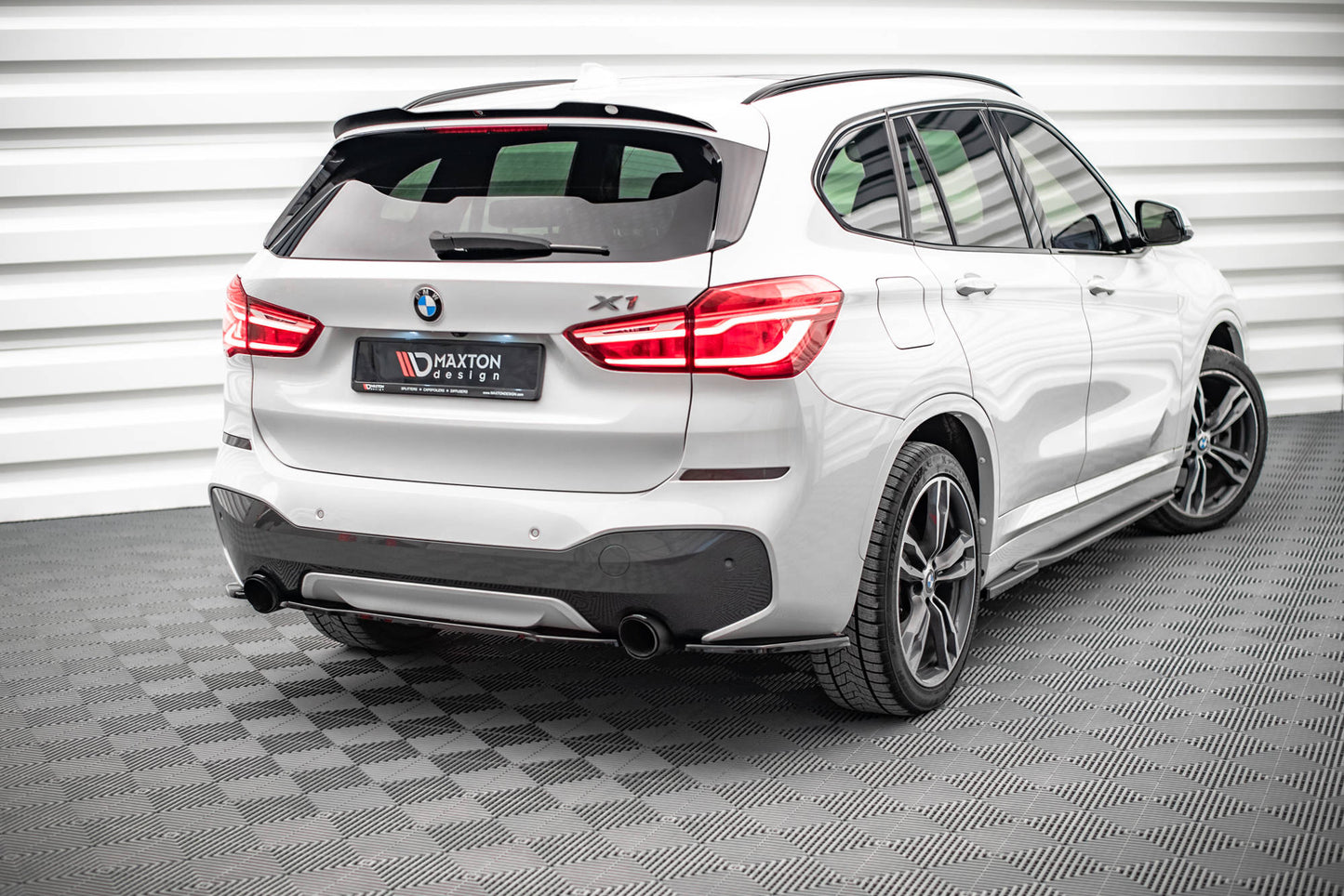 Heckansatz BMW X1 M-Paket F48 / F48 Facelift schwarz Hochglanz