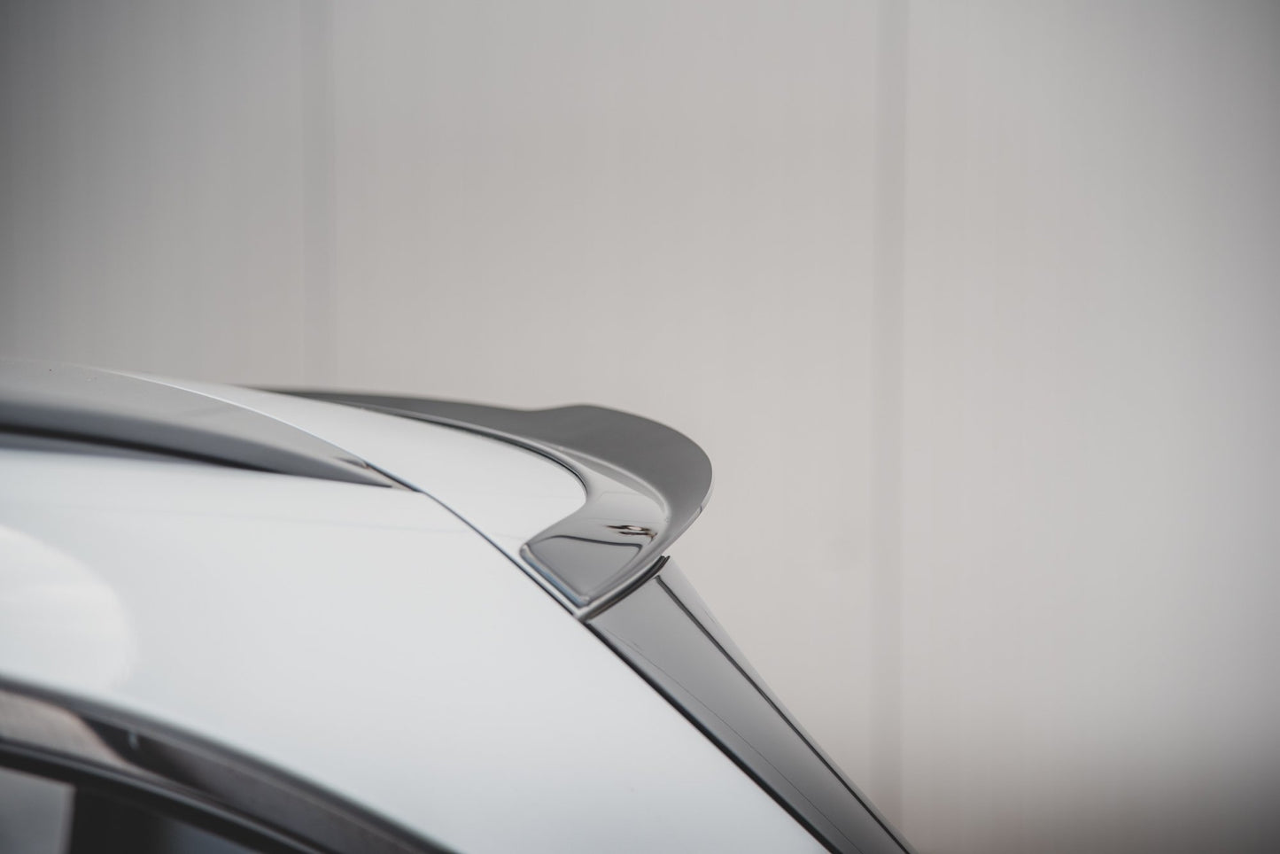 Spoiler CAP V.2 für Mercedes-Benz E Kombi S213 schwarz Hochglanz