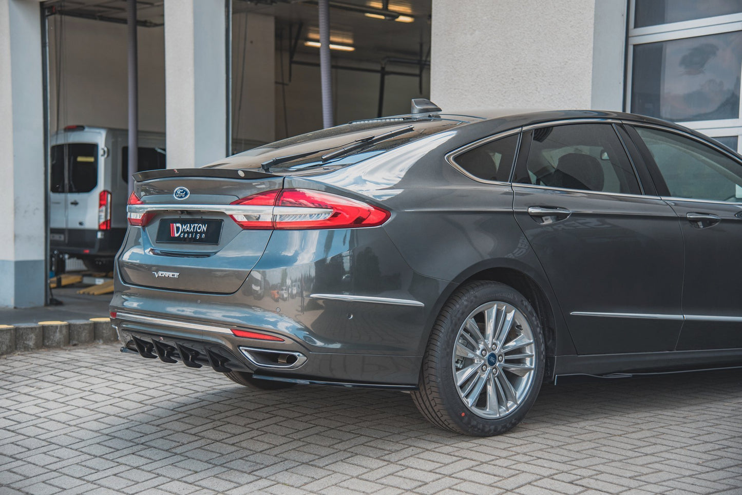 Heck Ansatz Flaps Diffusor für Ford Mondeo Vignale Mk5 Facelift schwarz Hochglanz