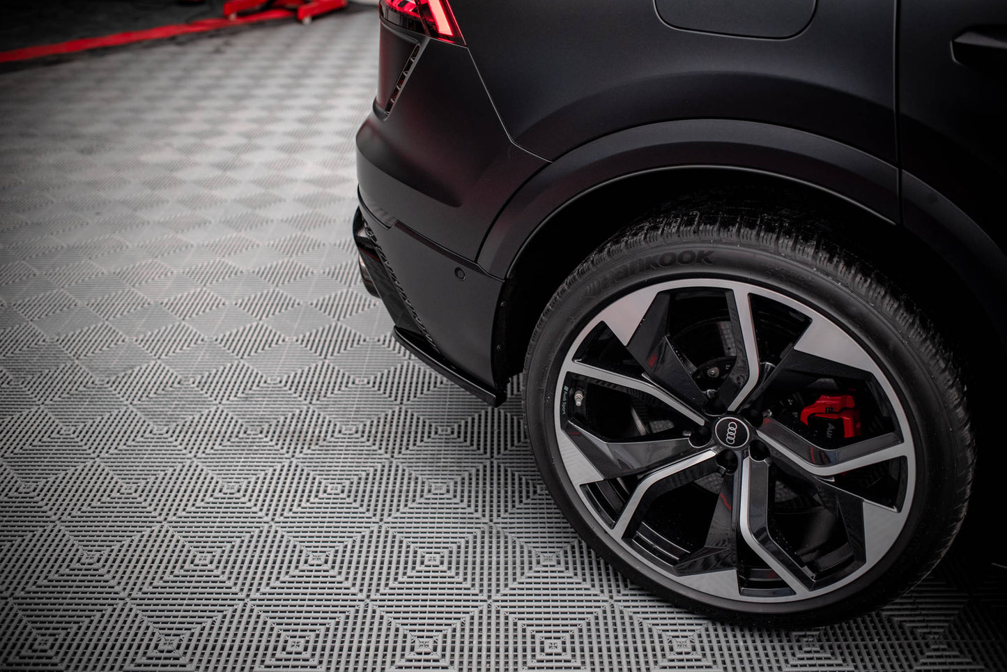 Heck Ansatz Flaps Diffusor für Audi RSQ8 Mk1 schwarz Hochglanz