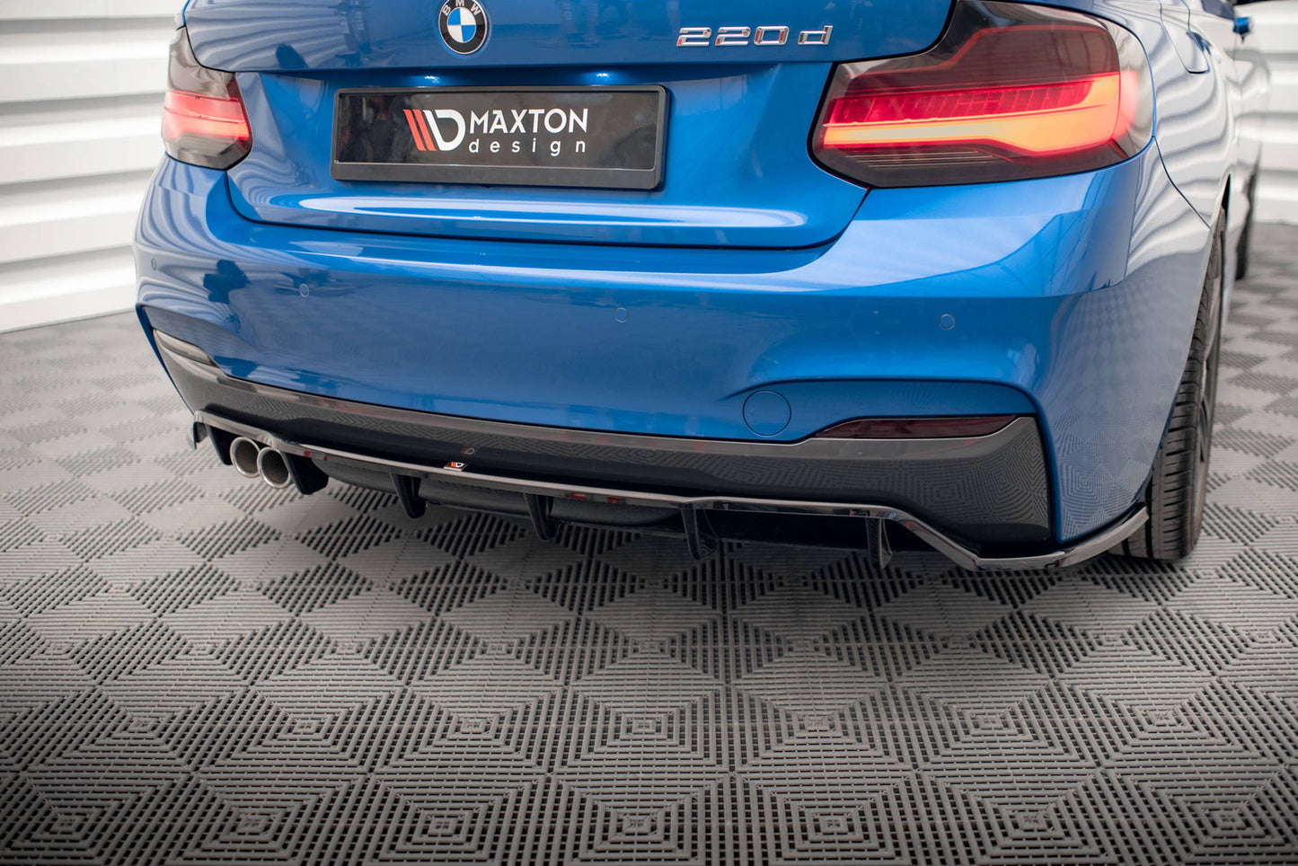 Mittlerer Cup Diffusor DTM Look Heck Ansatz für BMW 2 M-Paket F22 schwarz Hochglanz