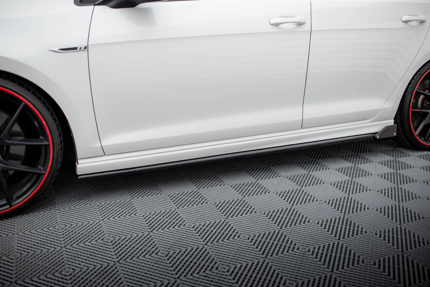Seitenschweller Ansatz für V.3 + Flaps für VW Golf R / R-Line Mk7