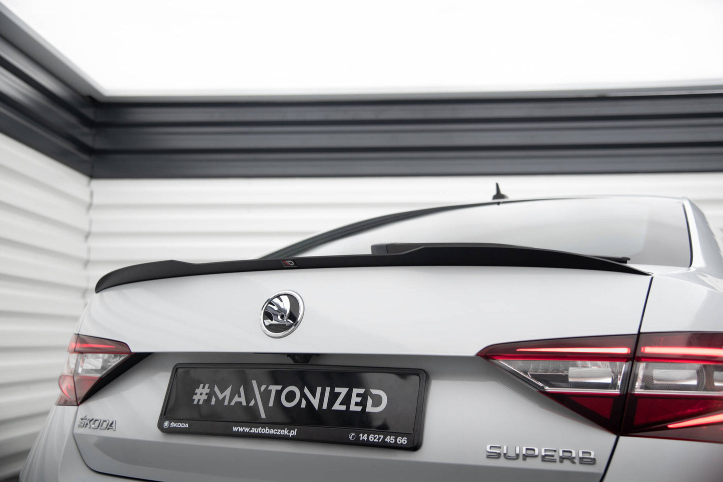 Spoiler CAP V.2 für Skoda Superb Liftback Mk3 / Mk3 Facelift schwarz Hochglanz