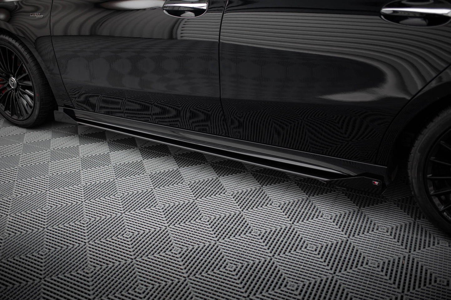 Seitenschweller Flaps für Mercedes-AMG A35 W177 Facelift schwarz Hochglanz