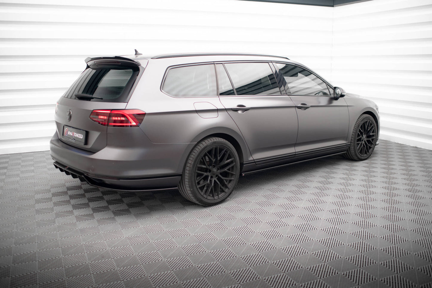 Mittlerer Cup Diffusor DTM Look Heck Ansatz für VW Passat R-Line B8 schwarz Hochglanz