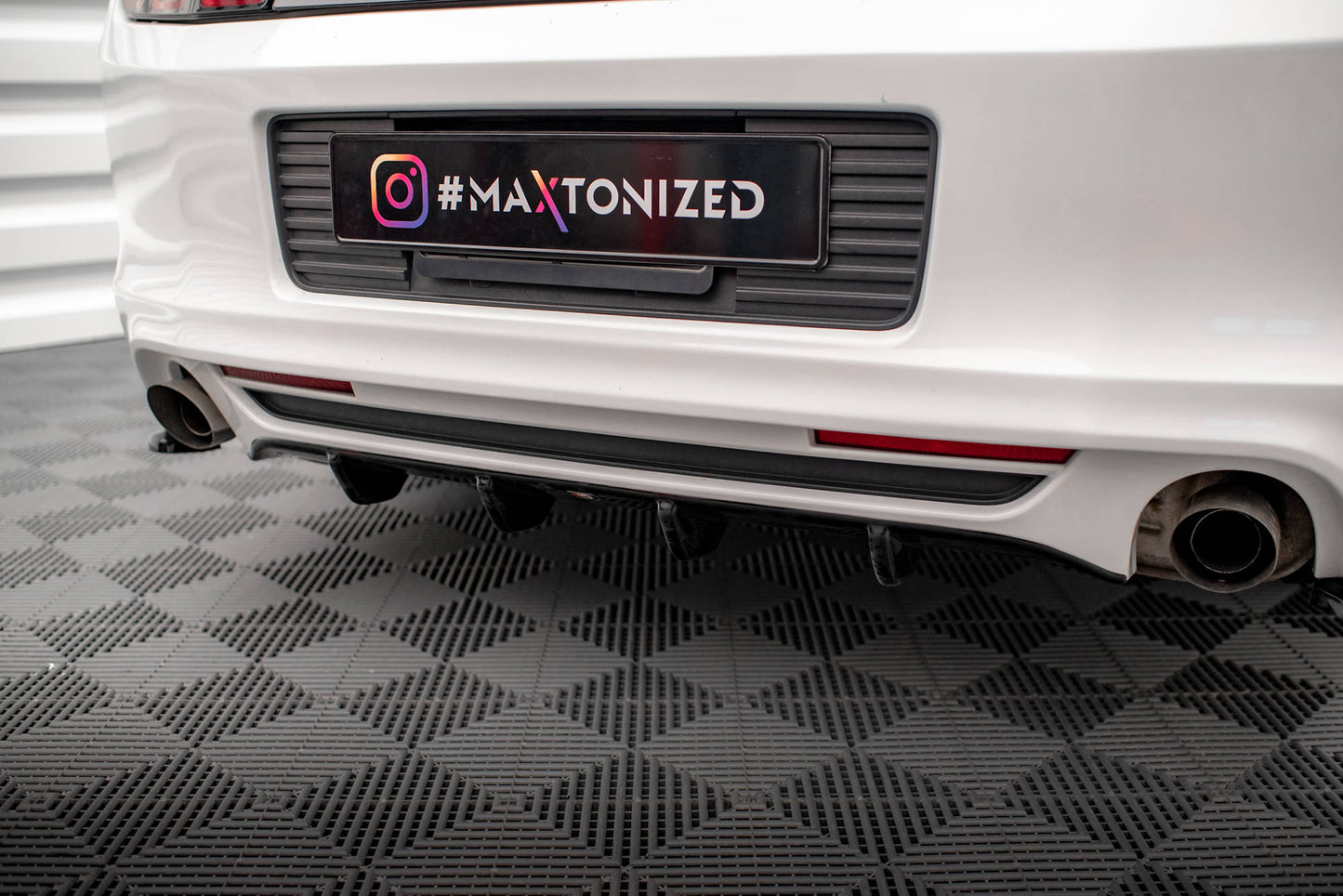Diffusor Heck Ansatz für Ford Mustang Mk5 Facelift schwarz Hochglanz
