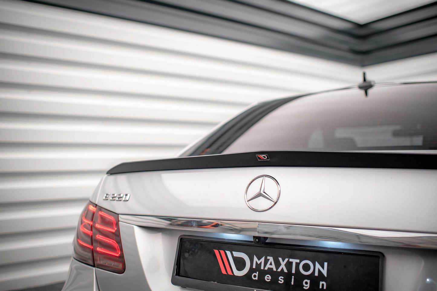 Spoiler CAP für Mercedes-Benz E63 AMG / AMG-Line / Standard Limousine W212 Facelift schwarz Hochglanz