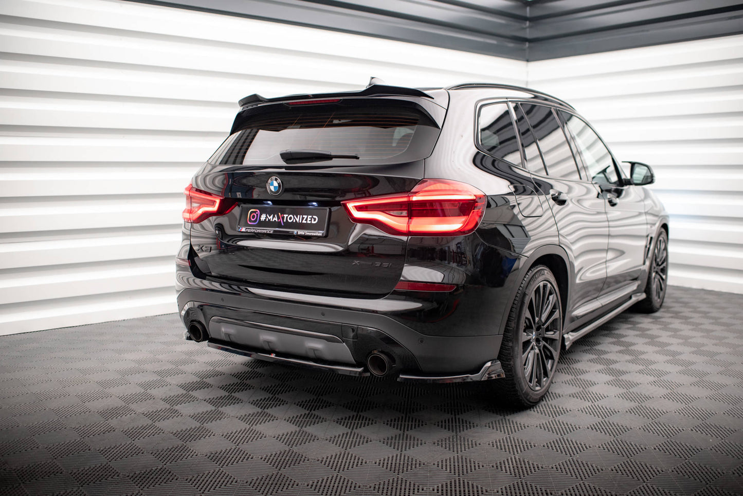Heck Ansatz Flaps Diffusor für BMW X3 G01 schwarz Hochglanz