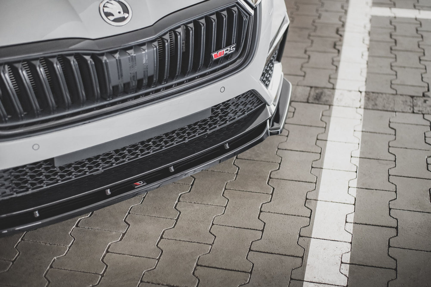 Front Ansatz V.3 für Skoda Octavia RS Mk4 schwarz Hochglanz