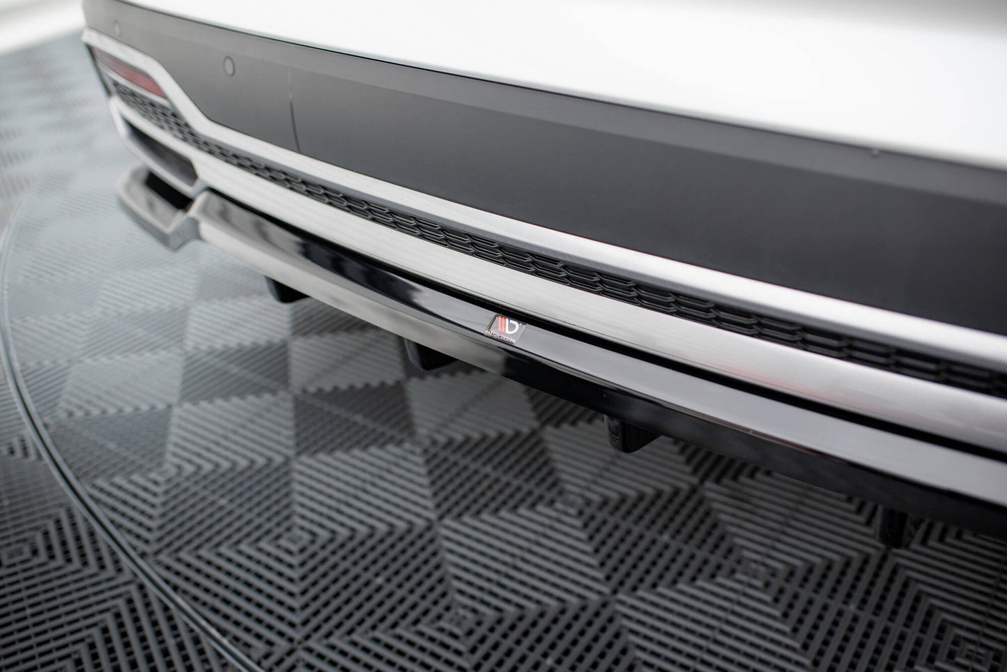 Mittlerer Cup Diffusor DTM Look Heck Ansatz für Kia Sorento Mk4 schwarz Hochglanz