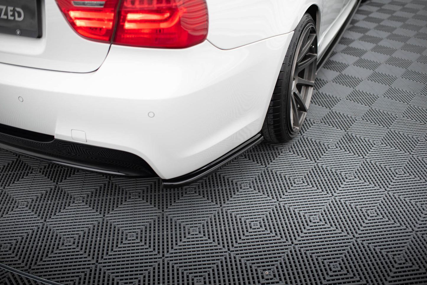 Heck Ansatz Flaps Diffusor für BMW 3er E90 M Paket schwarz Hochglanz