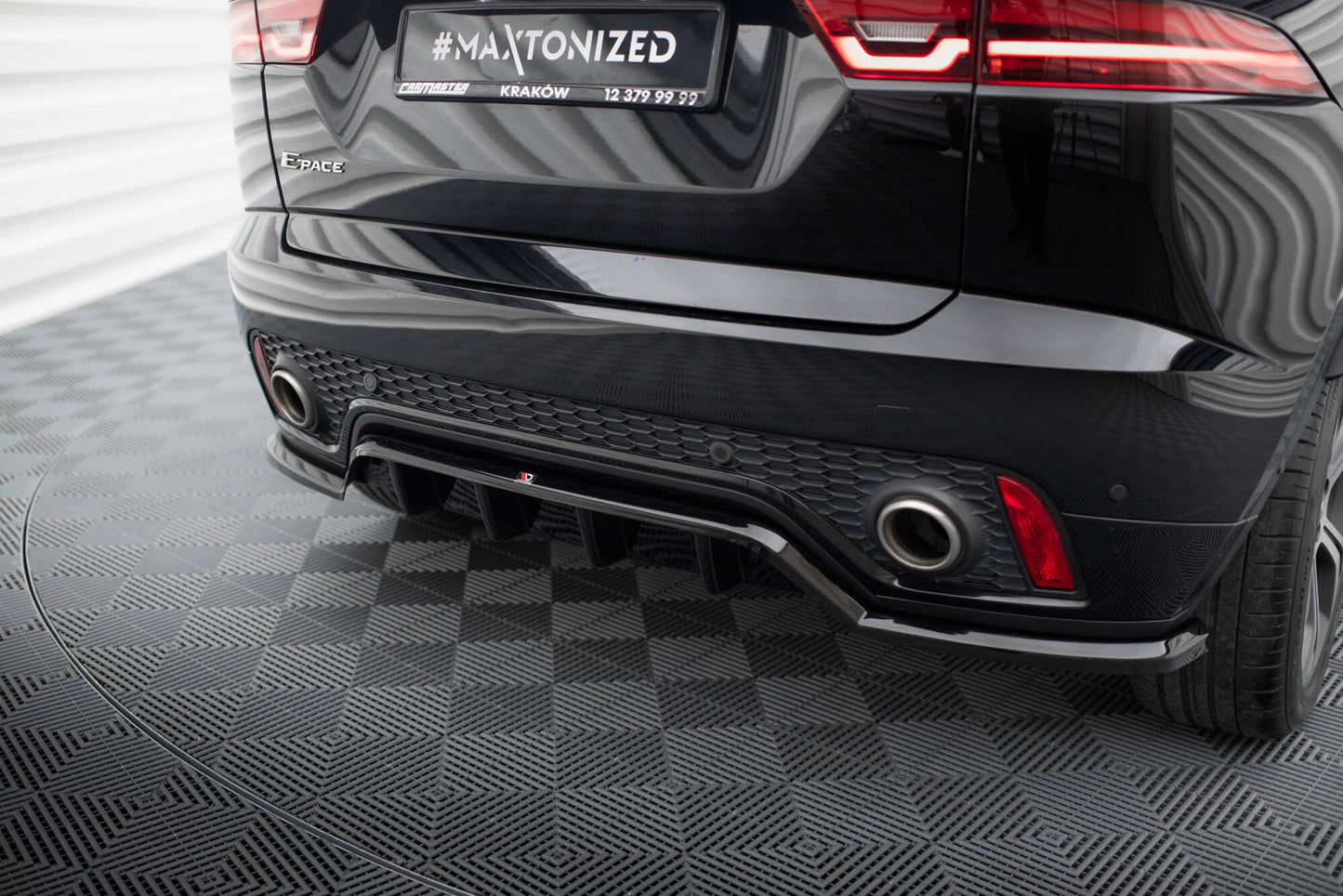 Mittlerer Cup Diffusor DTM Look Heck Ansatz für Jaguar E-Pace R-Dynamic Mk1 schwarz Hochglanz