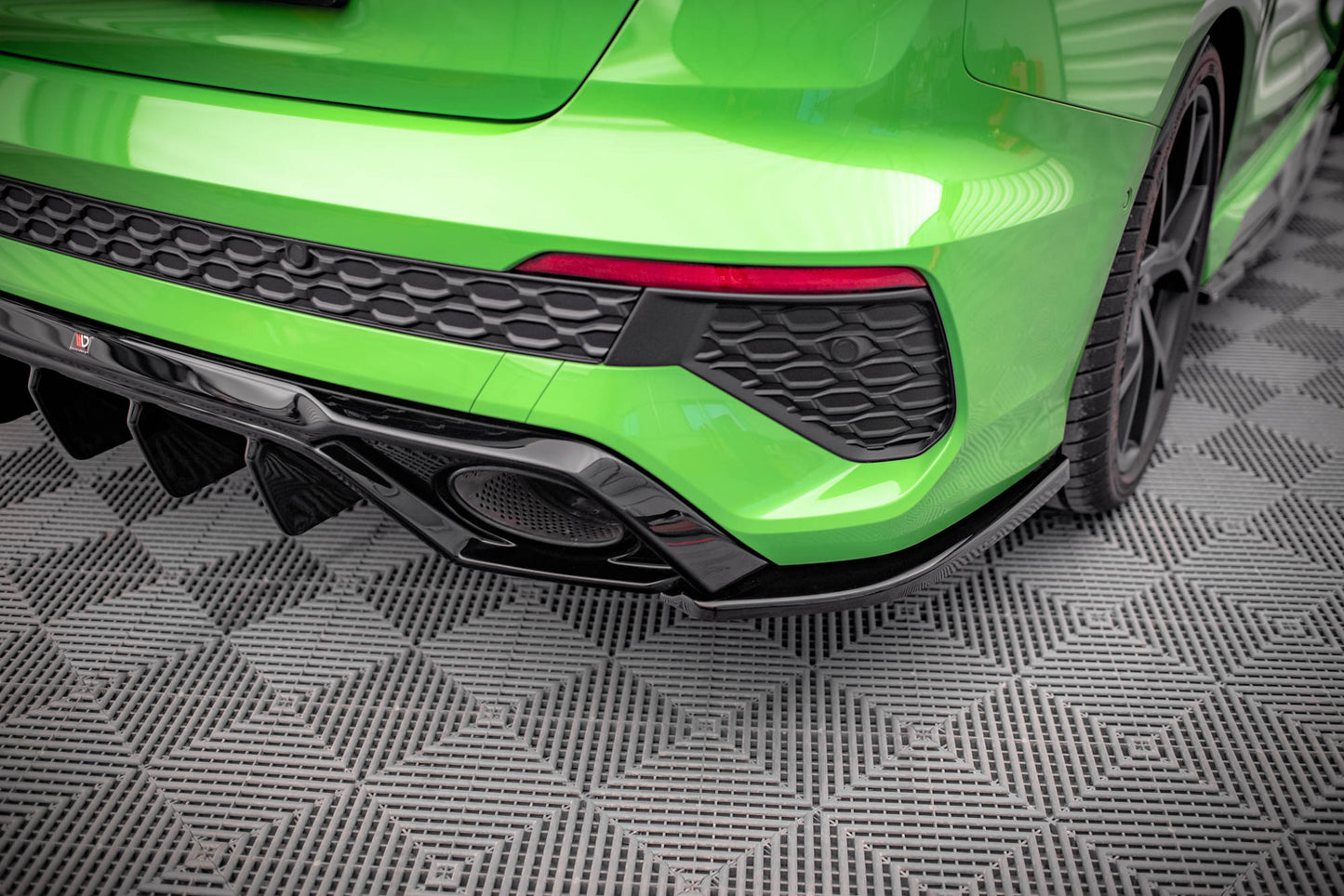 Heck Ansatz Flaps Diffusor für Audi RS3 Limousine 8Y schwarz Hochglanz