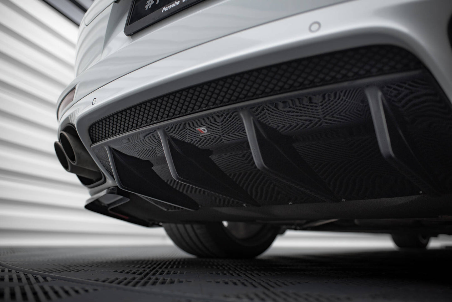 Diffusor Heck Ansatz für Porsche Panamera GTS 971 schwarz Hochglanz