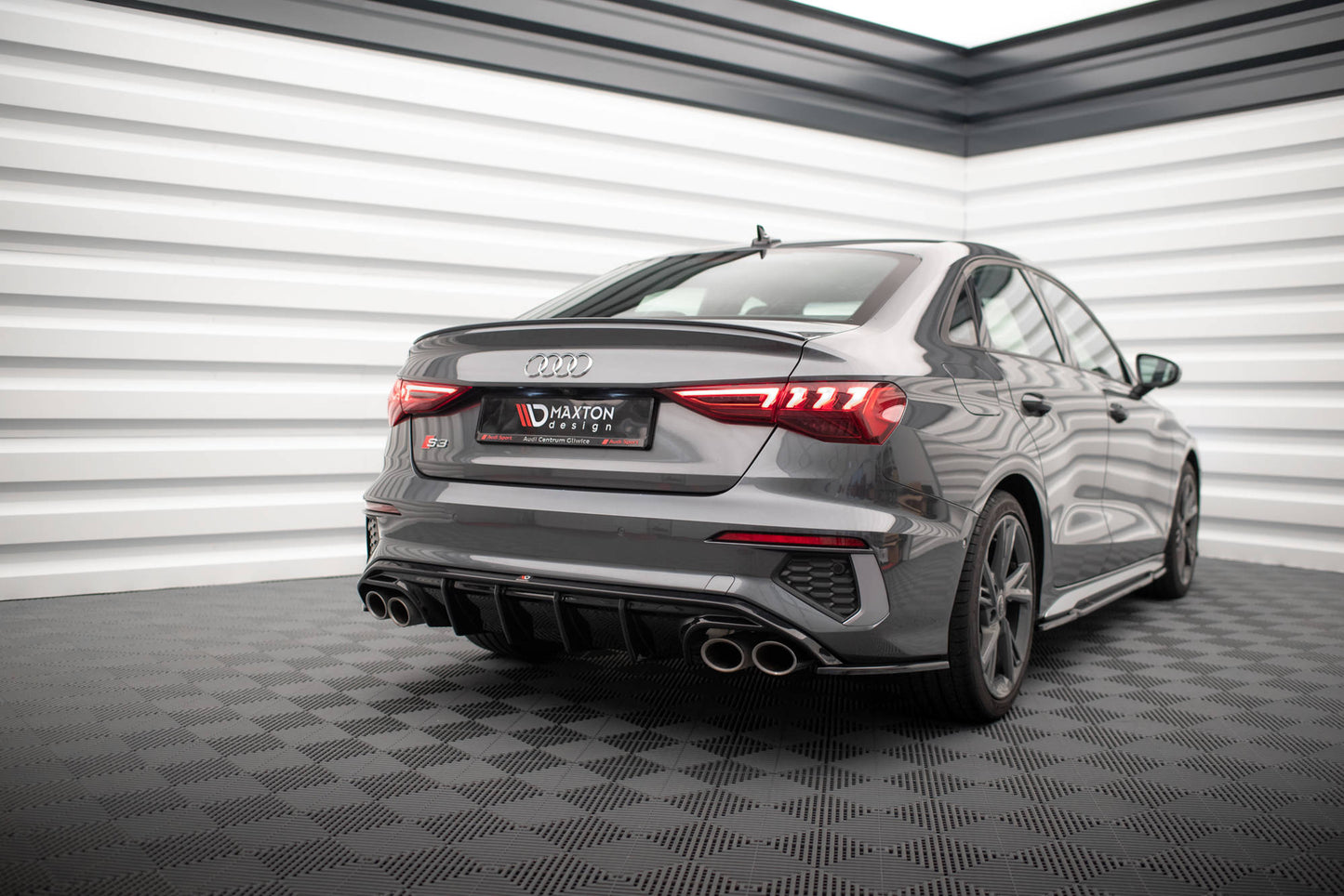 Diffusor Heck Ansatz für Audi S3 Limousine 8Y schwarz Hochglanz