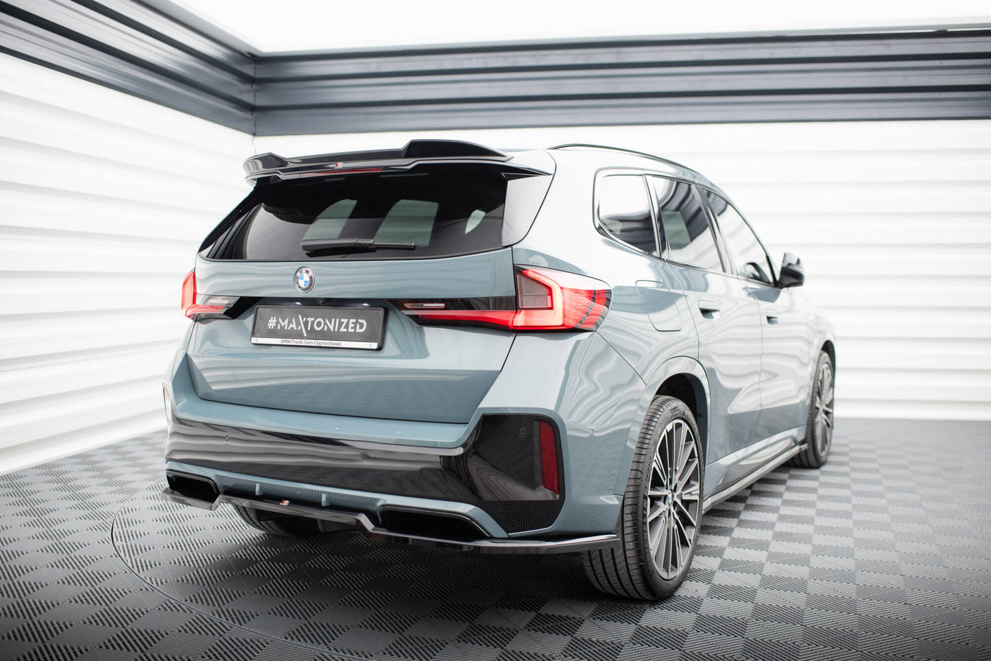 Mittlerer Cup Diffusor DTM Look Heck Ansatz für BMW X1 M-Paket U11 schwarz Hochglanz