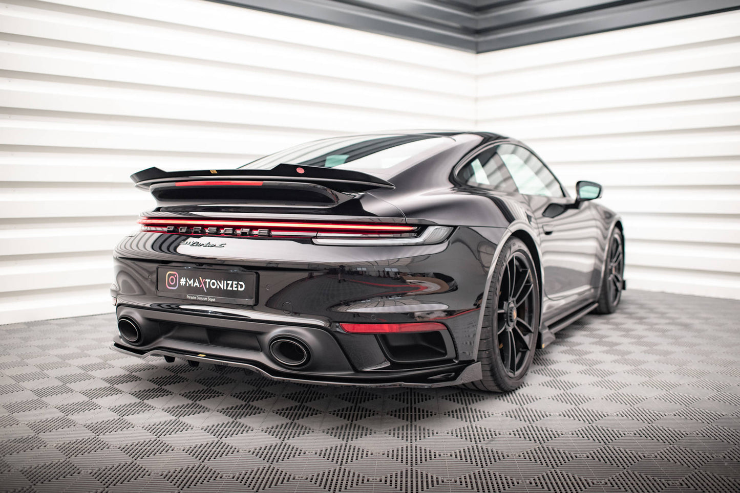 Mittlerer Cup Diffusor DTM Look Heck Ansatz für Porsche 911 Turbo S 992 schwarz Hochglanz
