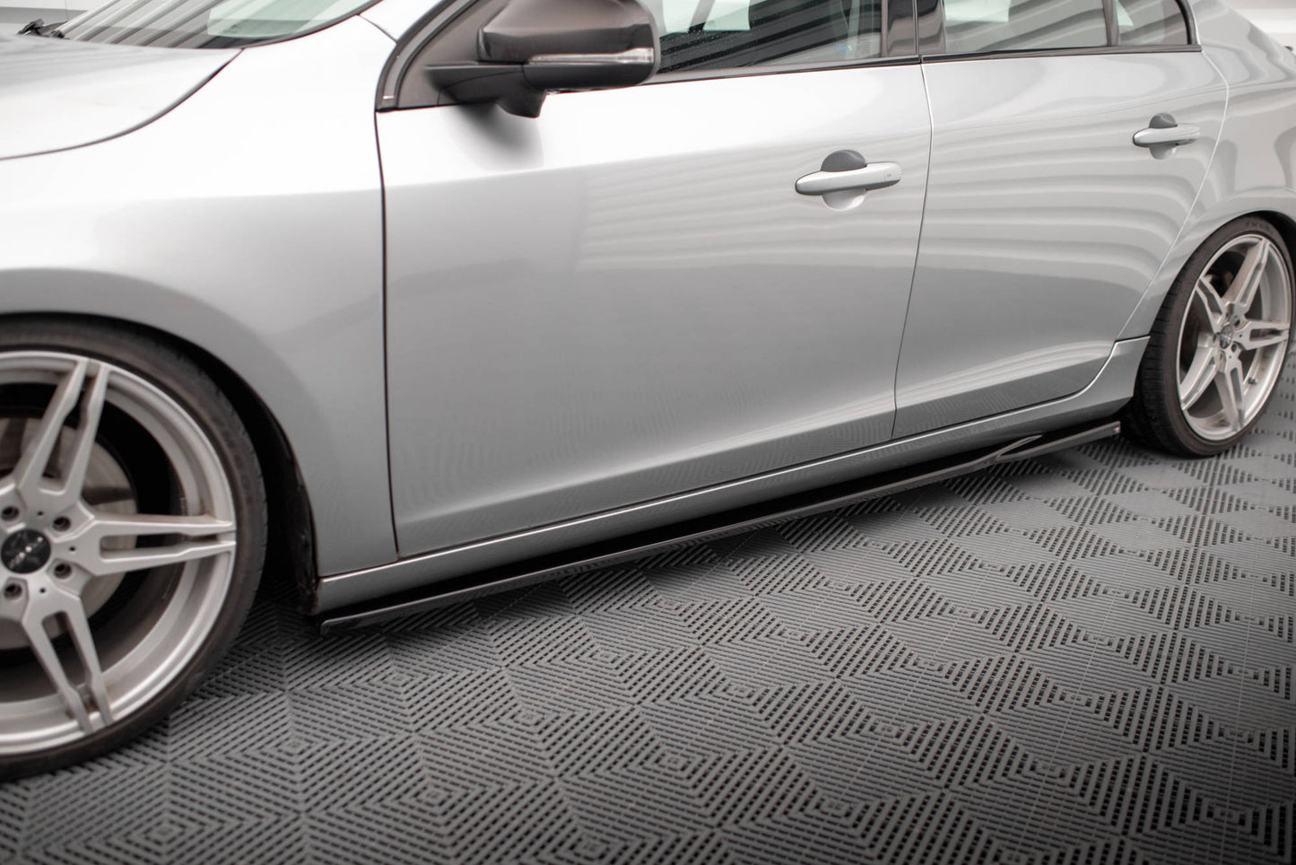 Seitenschweller Ansatz für Volvo S60 R-Design Mk2 schwarz Hochglanz