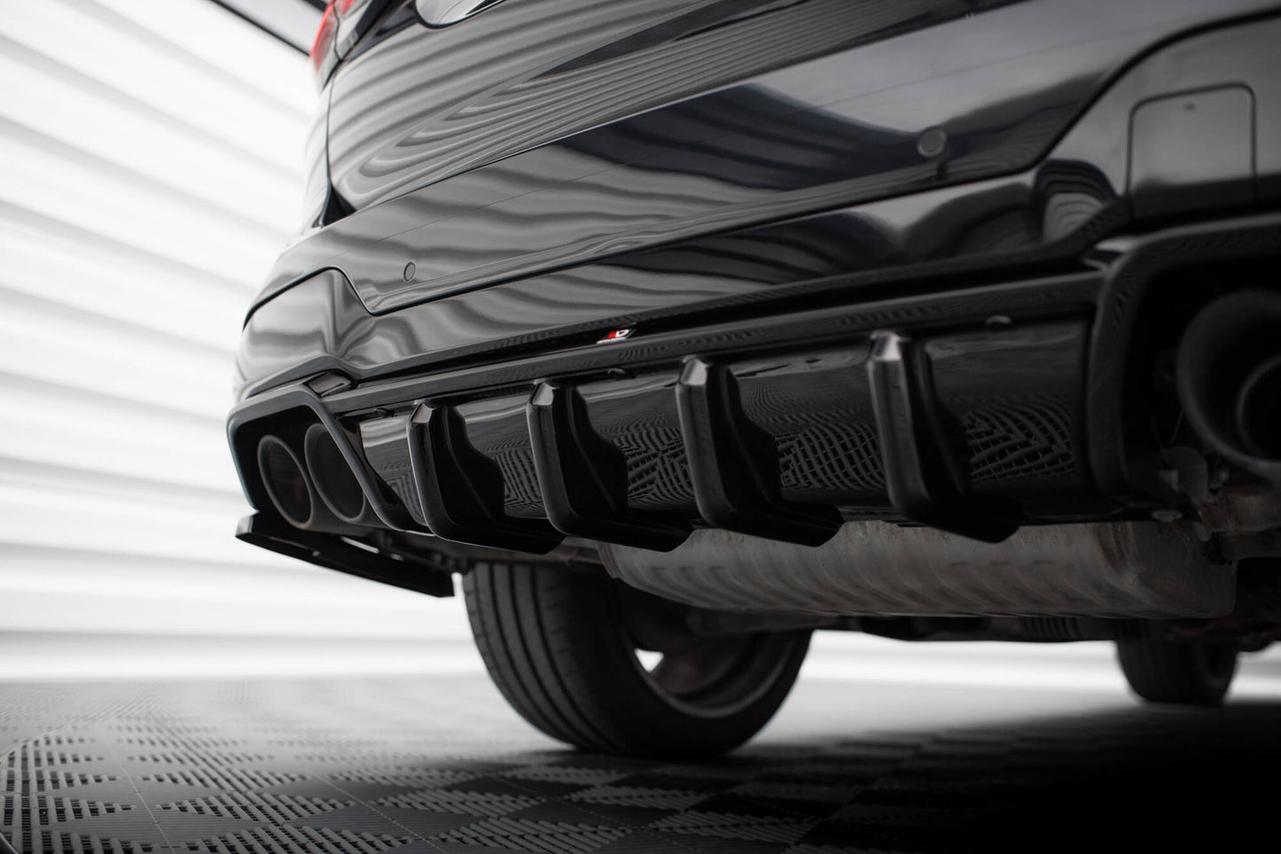 Diffusor Heck Ansatz für BMW X3 M F97 / F97 Facelift schwarz Hochglanz