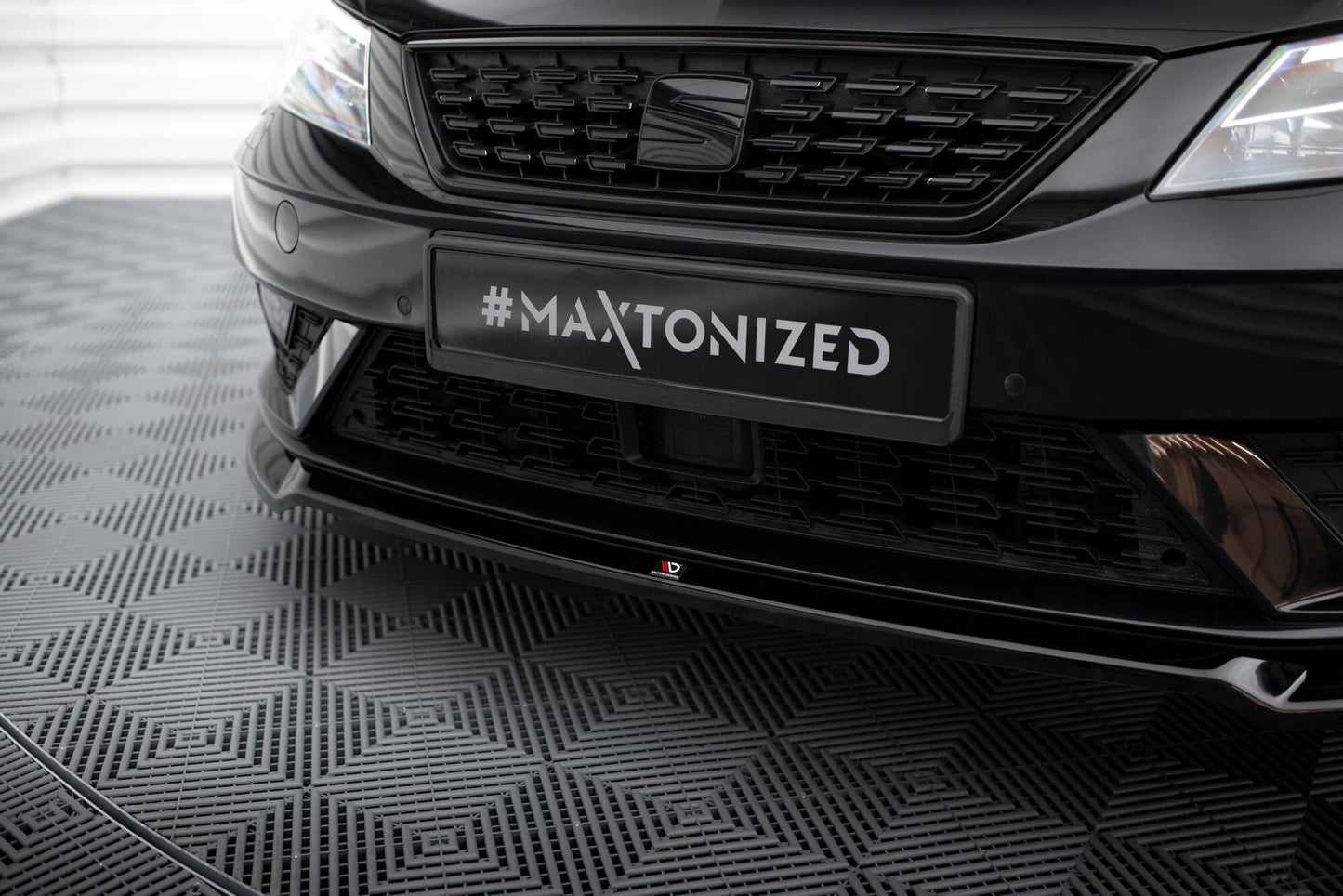Front Ansatz V.2 für Seat Leon Mk3 Facelift schwarz Hochglanz