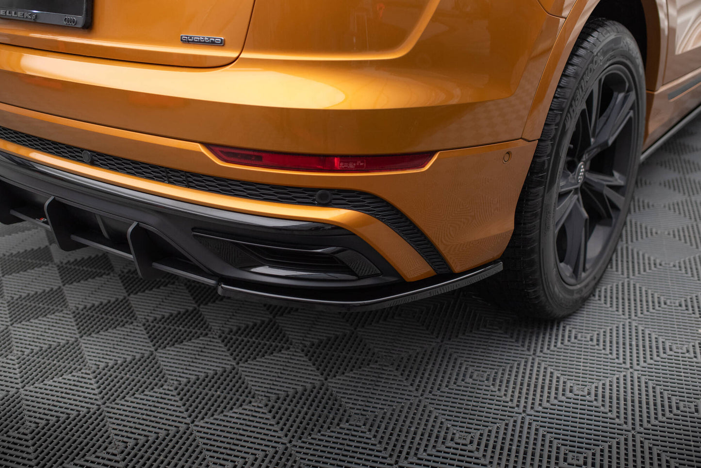 Heck Ansatz Flaps Diffusor für Audi Q8 S-line Mk1 schwarz Hochglanz