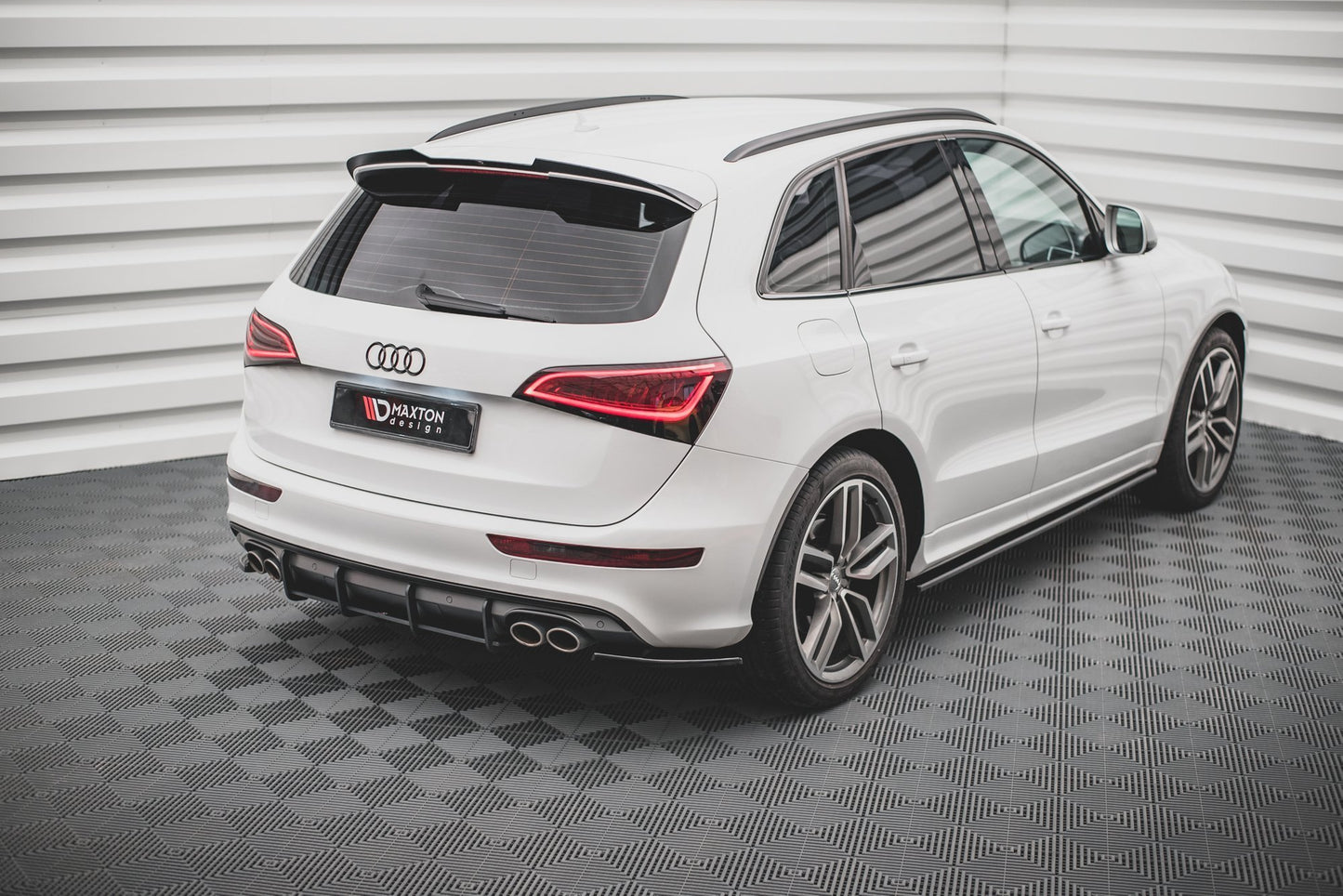 Heck Ansatz Flaps Diffusor für Audi SQ5 Mk1 (8R) schwarz Hochglanz