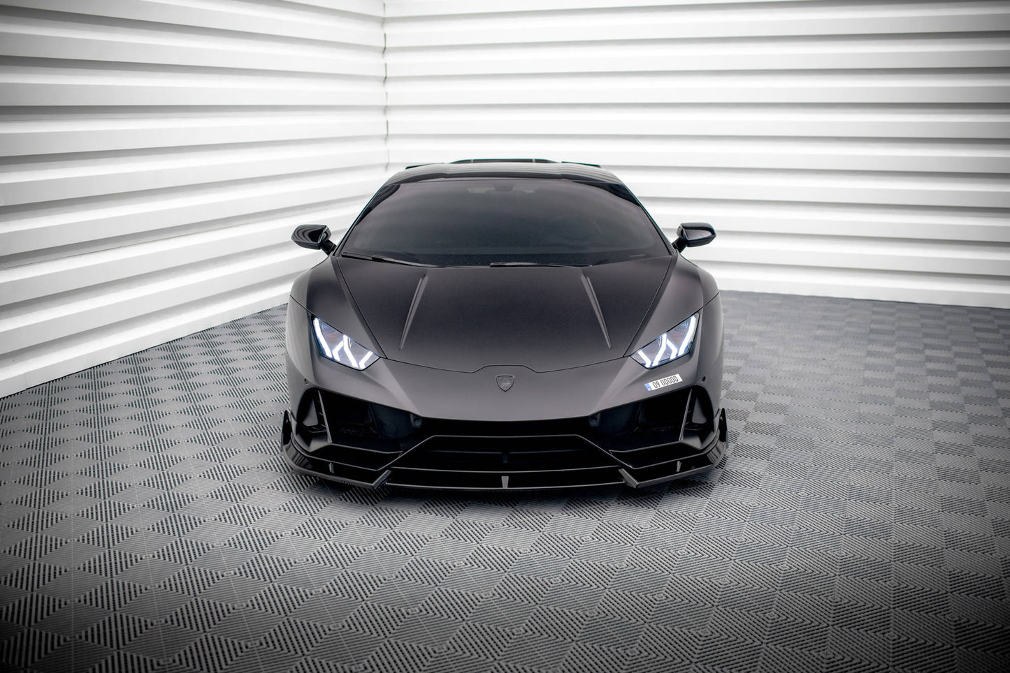 Front Ansatz für Lamborghini Huracan EVO AWD schwarz Hochglanz