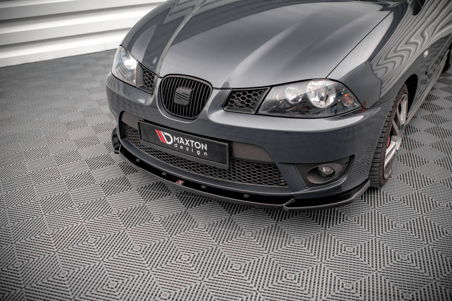 Front Ansatz V.2 für Seat Ibiza Cupra Mk3 schwarz Hochglanz