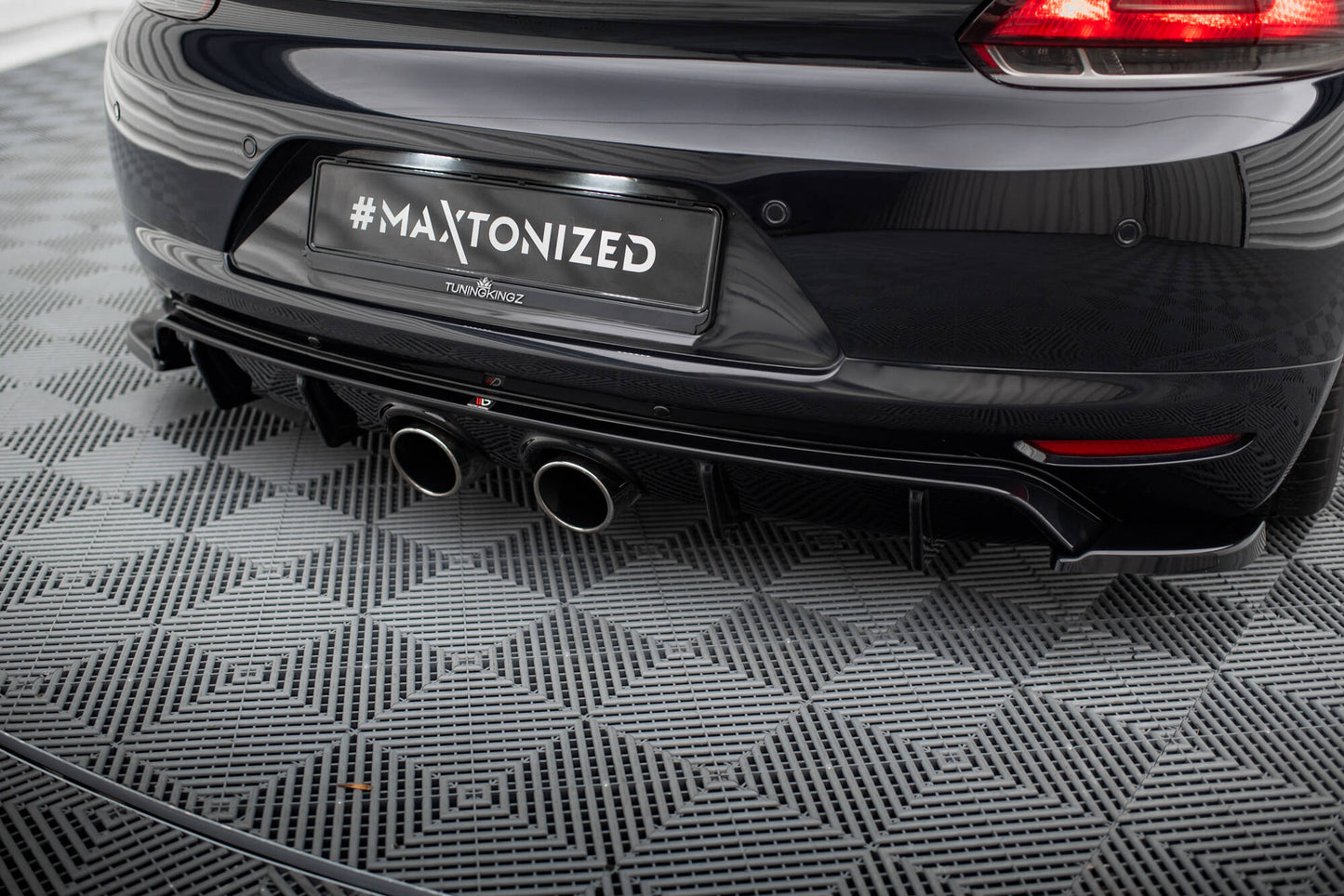 Diffusor Heck Ansatz V.2 für VW Scirocco Mk3 (R32 Auspuff) schwarz Hochglanz