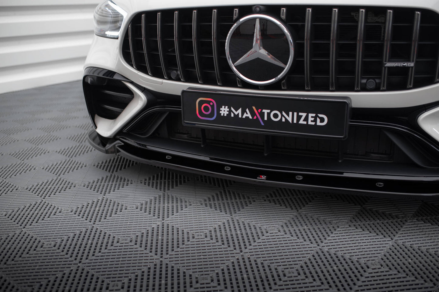 Front Ansatz V.2 für Mercedes-AMG GT 43 4 Door Coupe V8 Styling Package schwarz Hochglanz