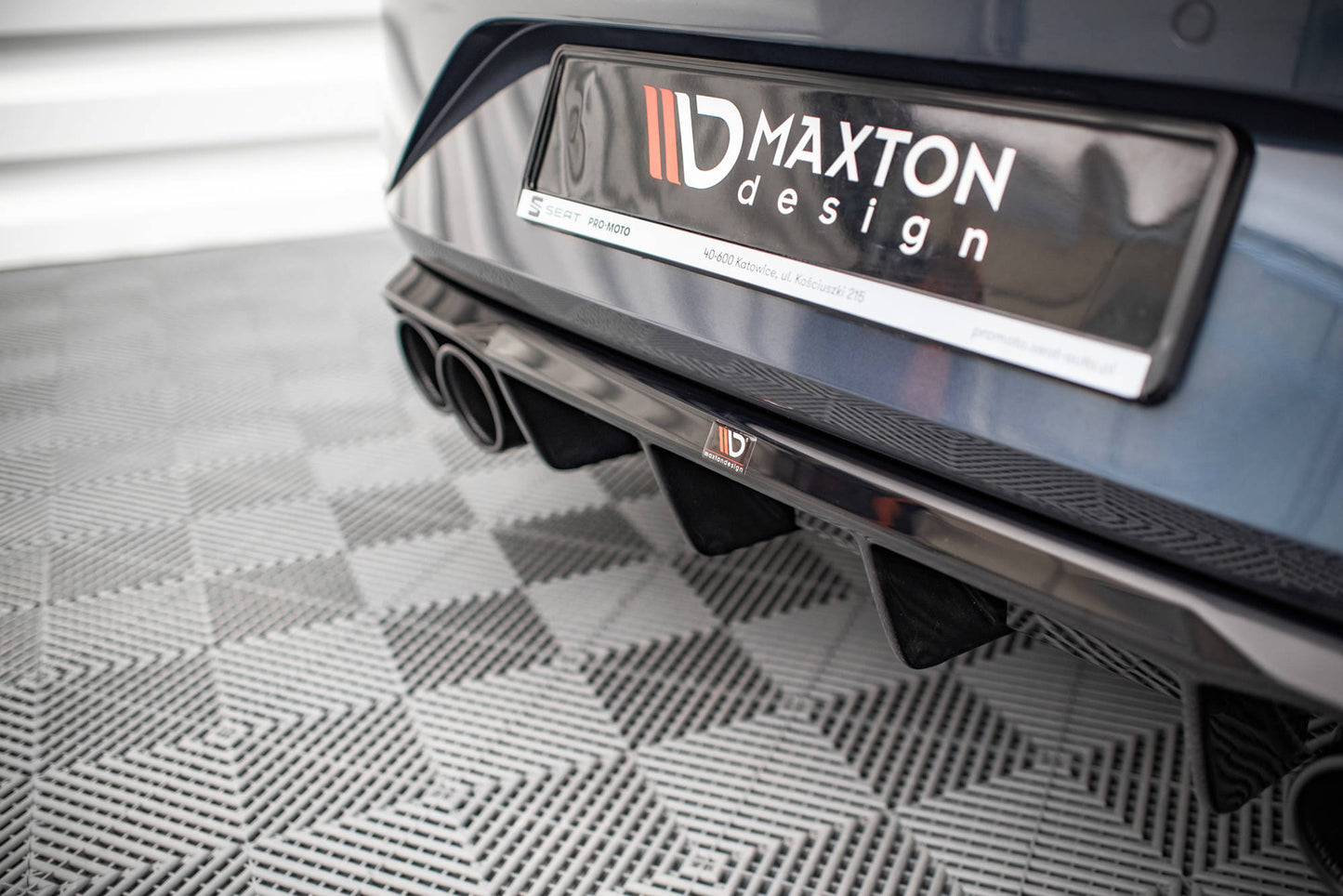 Diffusor Heck Ansatz + Endrohre für Seat Leon FR Hatchback Mk4