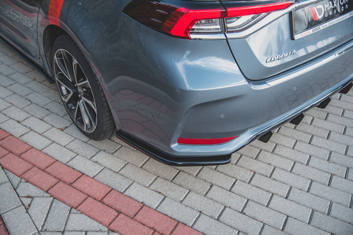 Heck Ansatz Flaps Diffusor für Toyota Corolla XII Limousine schwarz Hochglanz
