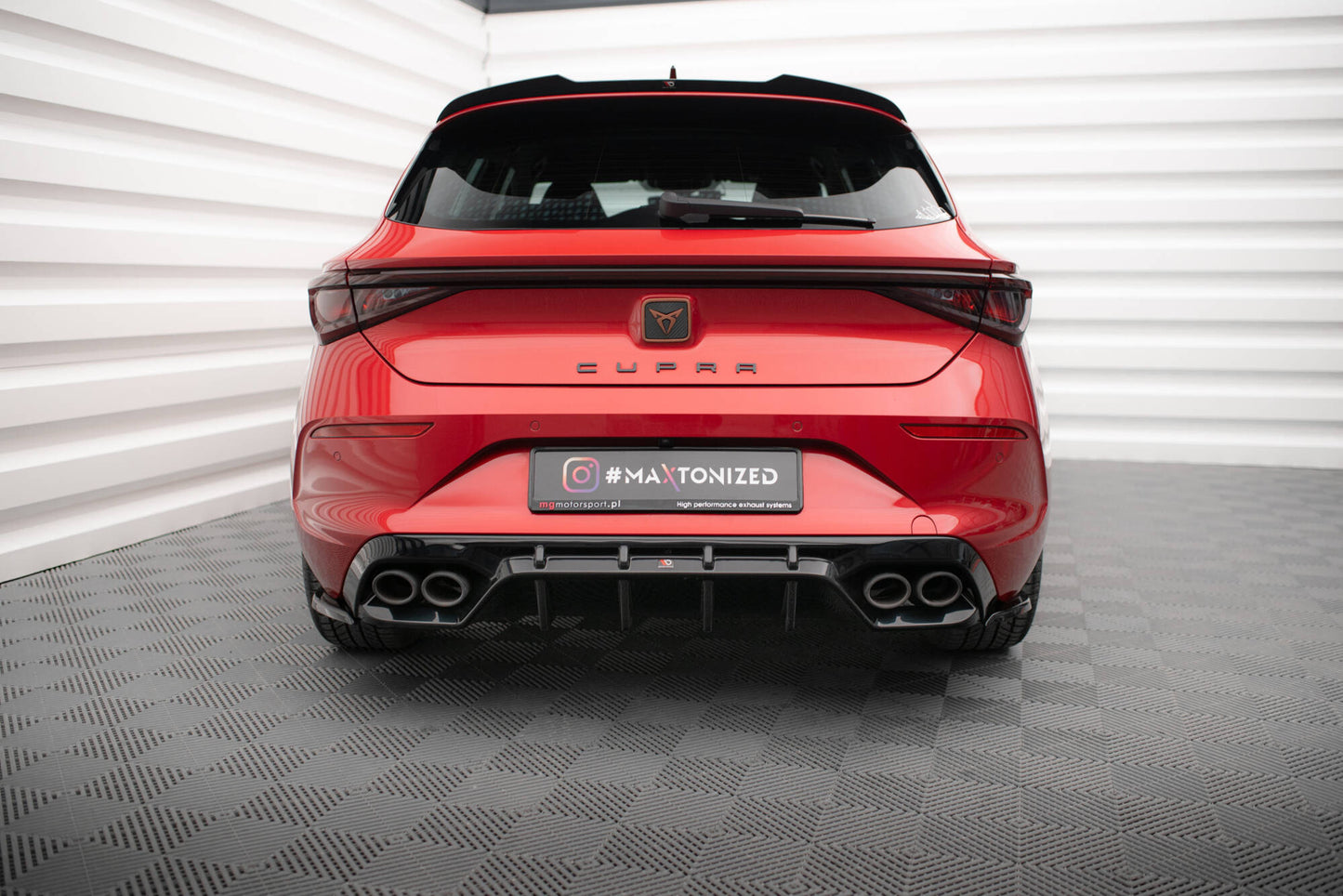 Diffusor Heck Ansatz für Cupra Leon Hatchback Mk1 schwarz Hochglanz