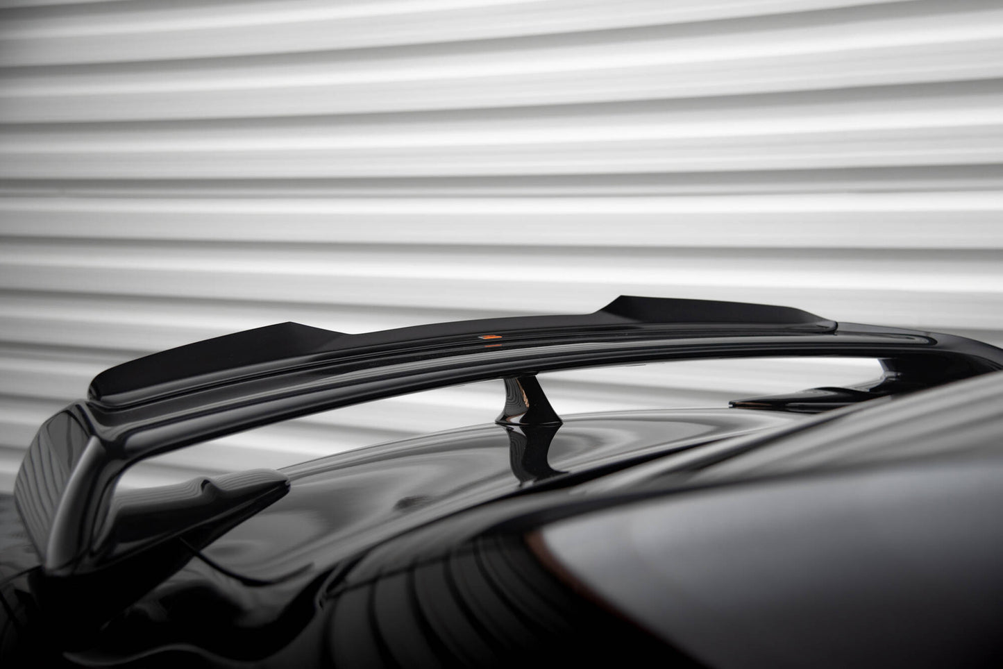 Spoiler CAP für Nissan GTR R35 Facelift schwarz Hochglanz
